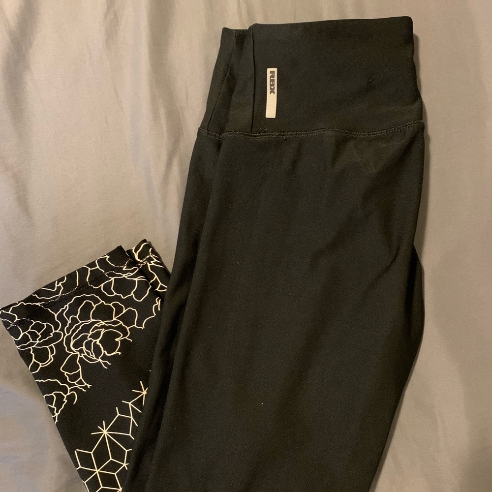 Athletic leggings